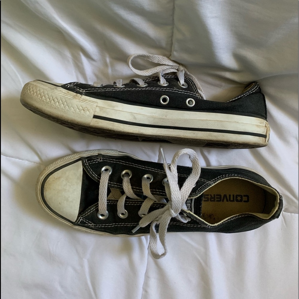 black low top converse